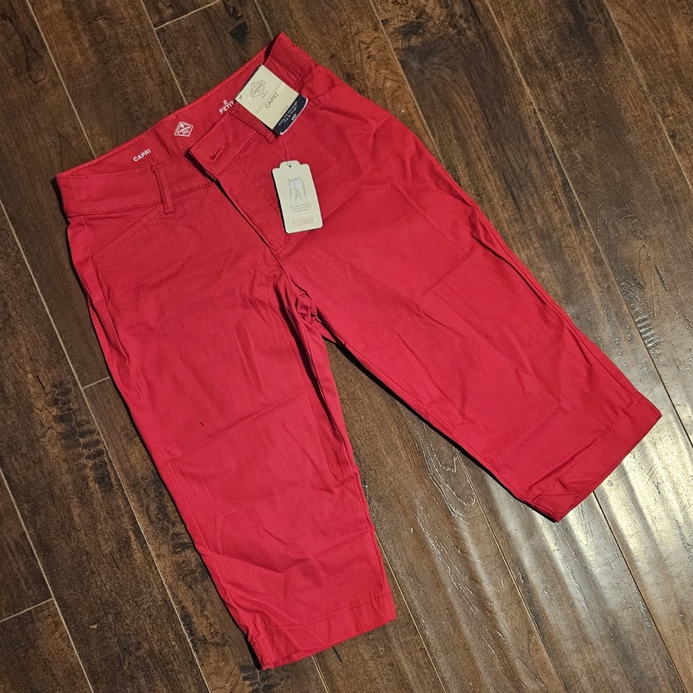 NWT St John Bay Capri jeans